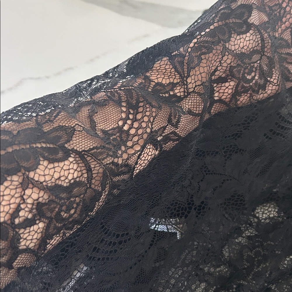 Capulet Lace Long Sleeve - Picture 7 of 7